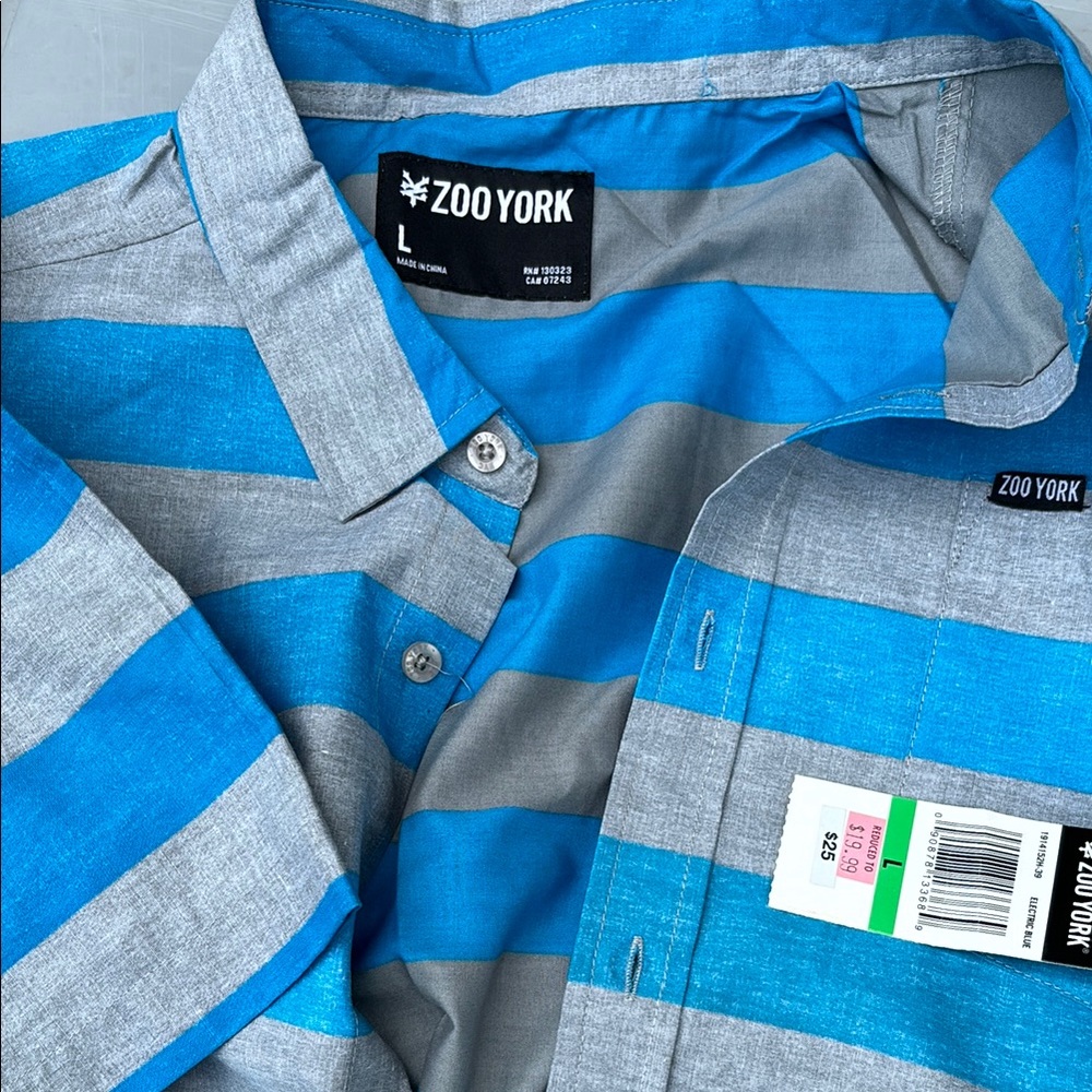 Zoo York Blue and Gray Casual Button Down Shirt